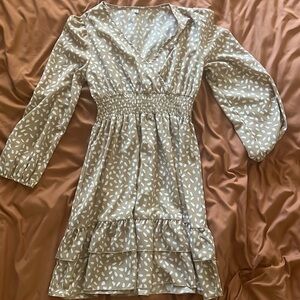 Adorable long sleeve dress